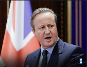 وزير الخارجية البريطاني مجدداً في مسقط.. البحث عن حبل نجاة من ورطة البحر الأحمر